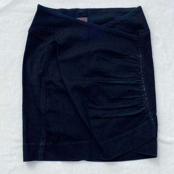 New Citizens of Humanity Alexis Dark Wash Ruched Lightweight Denim Mini Skirt 25 - Picture 5 of 9